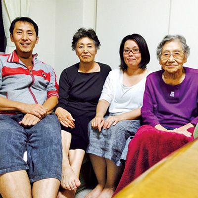 大切な家族のそばで暮らす安心感。個性豊かな移住者が集まる三津浜でファミリーの夢を目指す